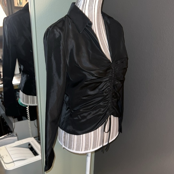 David Meister, black blouse, ruched front, zips up left side, size 8, STUNNING - Picture 2 of 13